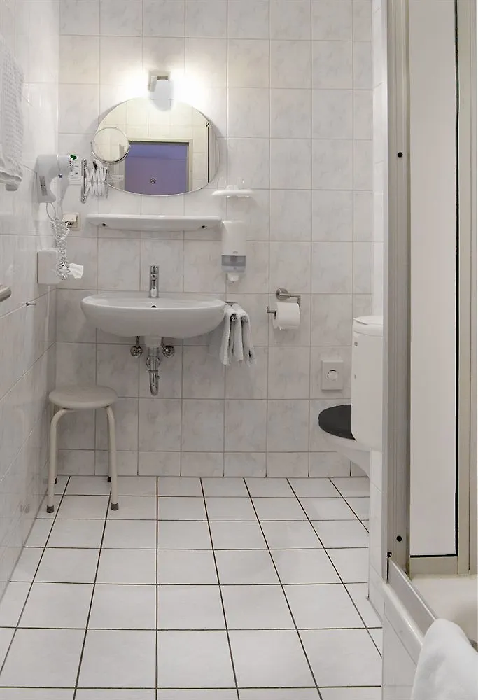 Tiptop Hotel Burgschmiet Garni Нюрнберг Германия