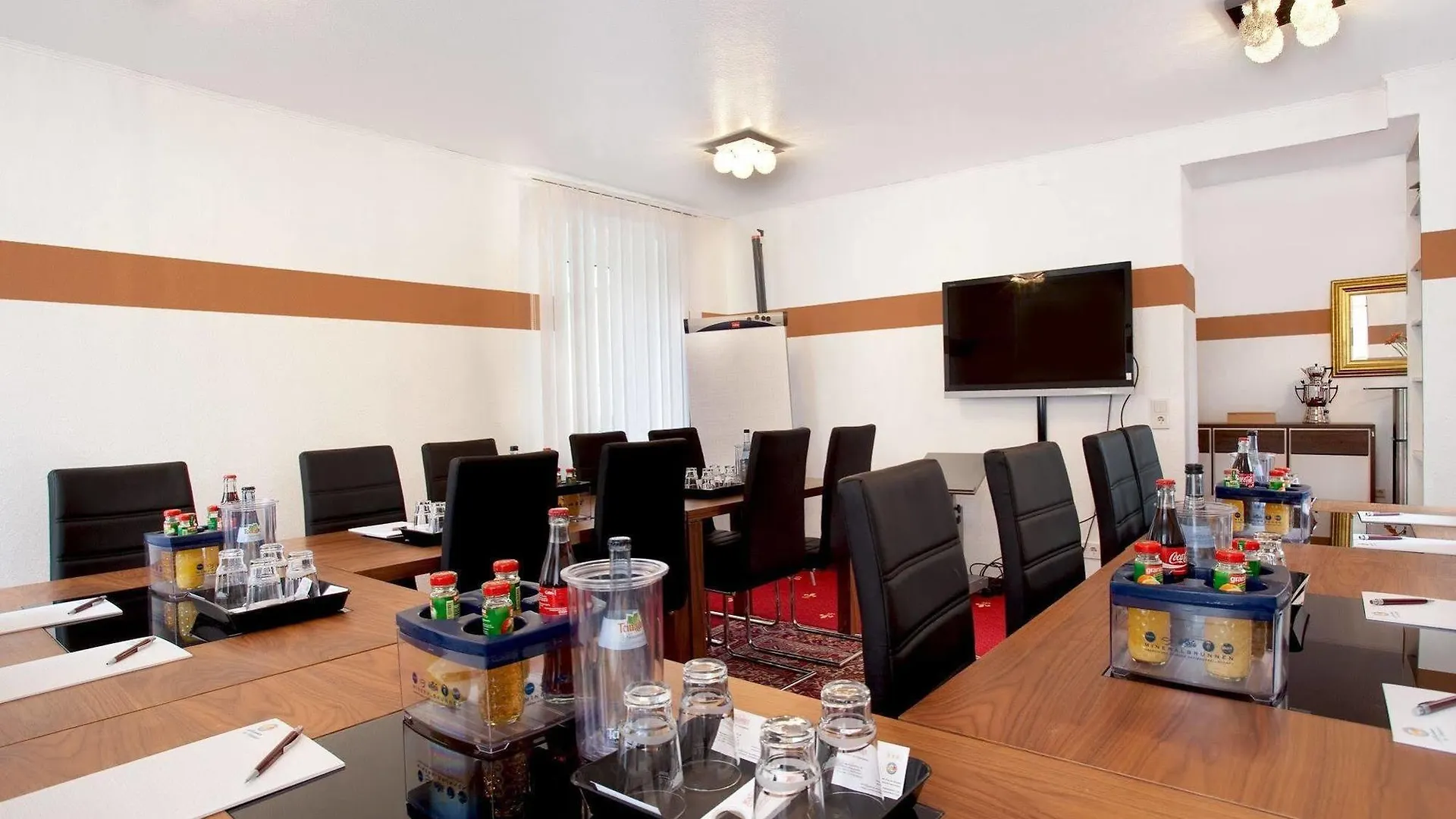 Tiptop Hotel Burgschmiet Garni Нюрнберг