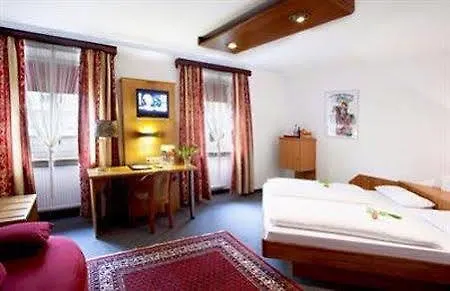 Tiptop Hotel Burgschmiet Garni Nuremberg