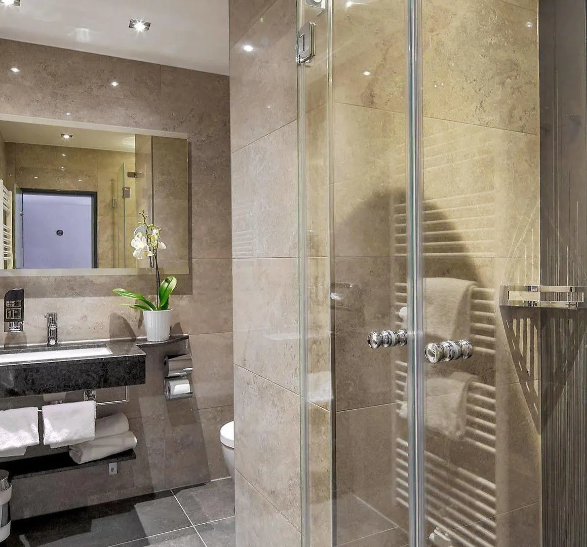 Tiptop Hotel Burgschmiet Garni Nuremberg