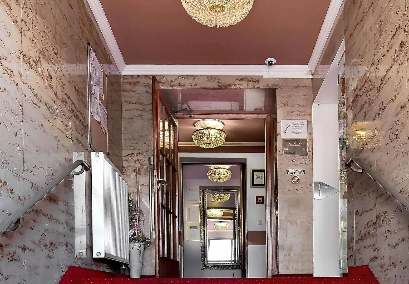 Tiptop Hotel Burgschmiet Garni Нюрнберг