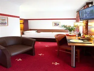 Tiptop Hotel Burgschmiet Garni Nuremberg