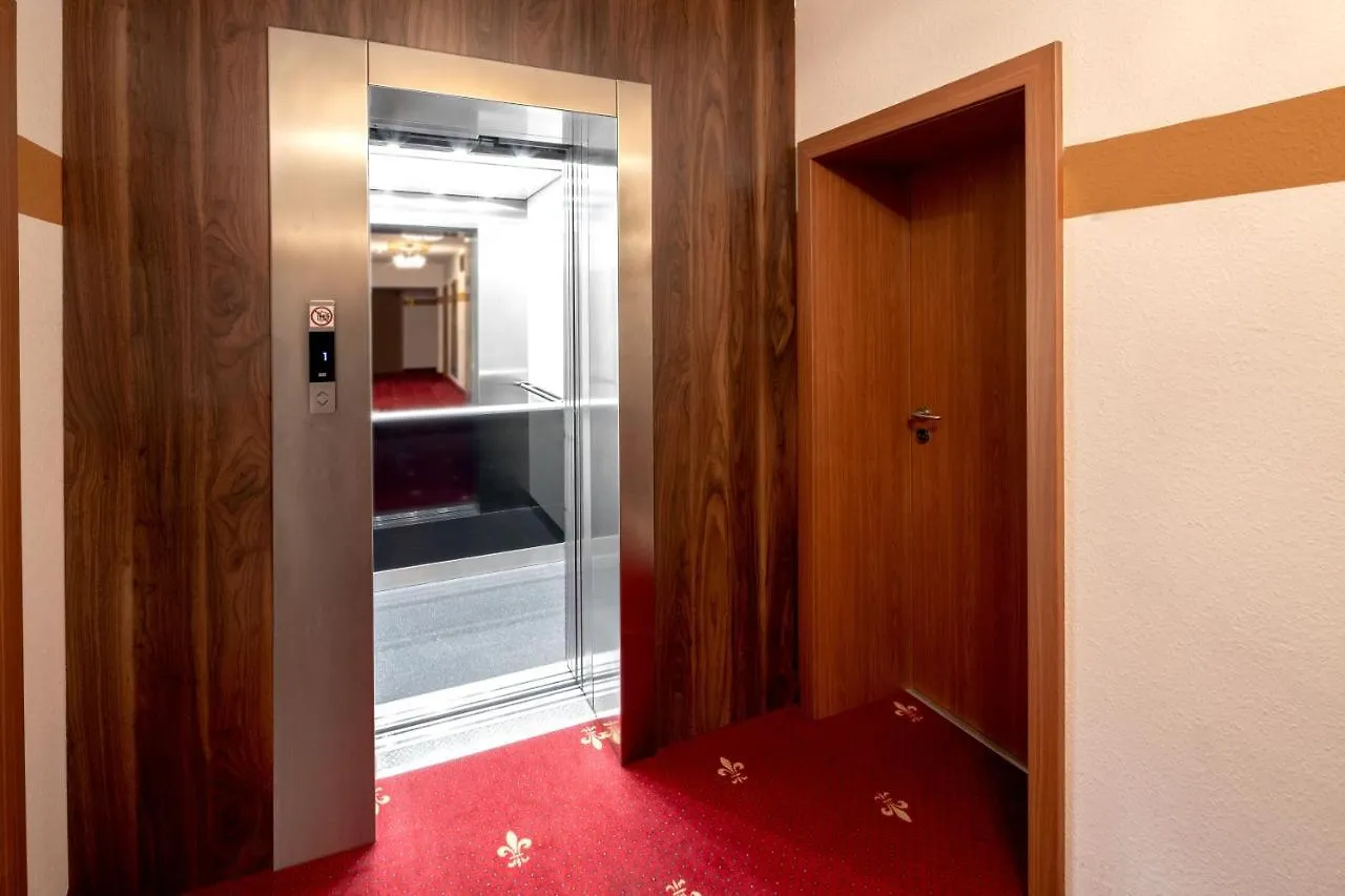Tiptop Hotel Burgschmiet Garni Нюрнберг