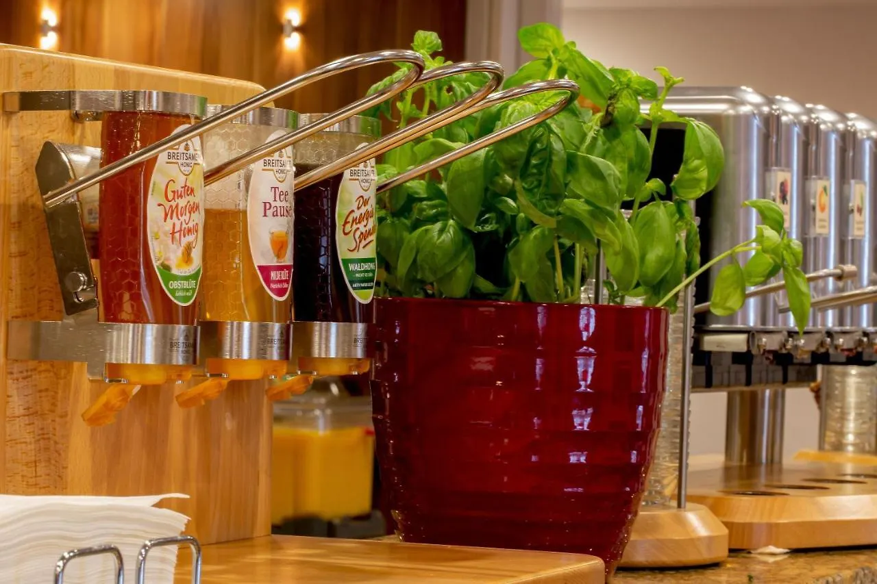 Tiptop Hotel Burgschmiet Garni Nuremberg 3*,